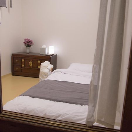 Stay 256 Hanok Guest House Seoul Exterior photo
